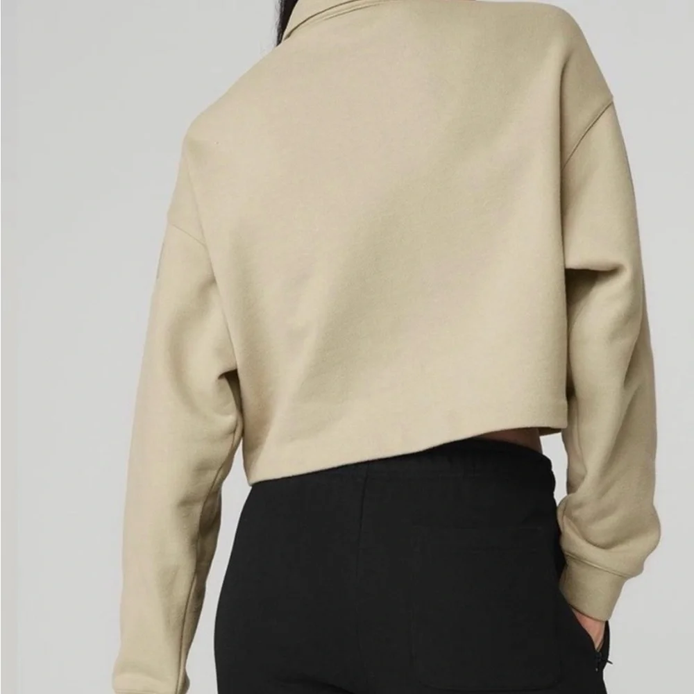 Alo Yoga Renown women’s Cropped Button-Up Pullover size large